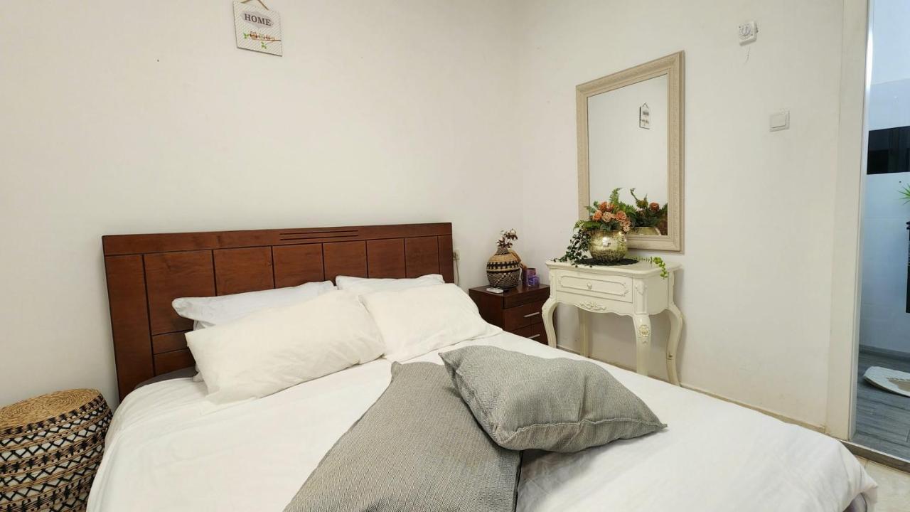 Ferienwohnung Bat Yam On The Beach Exterior foto