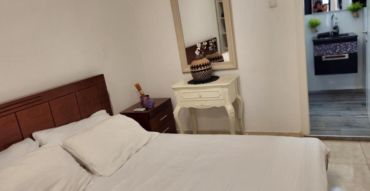 Ferienwohnung Bat Yam On The Beach Exterior foto