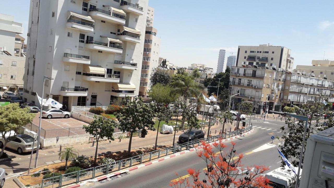 Ferienwohnung Bat Yam On The Beach Exterior foto
